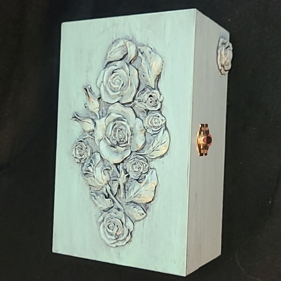 Handcrafted & Decorated Rose Covered WOODEN BOX. - Picture 1 of 11